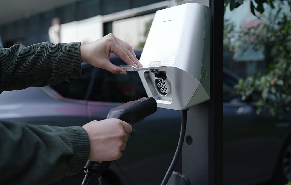 Besen LX30 fali töltő elektromos járművekhez, 22kW, APP 4