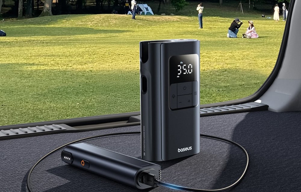 Baseus PrimeTrip VA1 2 az 1-ben pumpa zseblámpával fekete 2