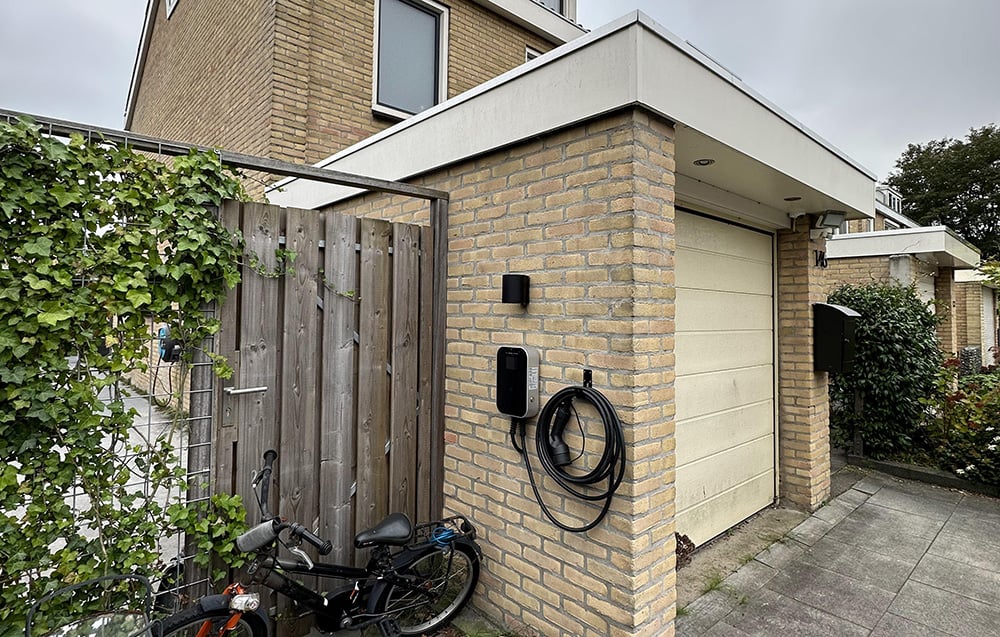 Besen BS20 fali elektromos autó töltő, 11kW, APP 4