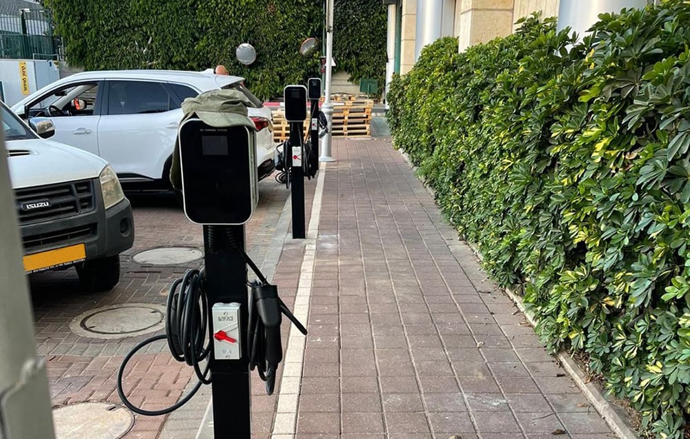 Besen BS20 fali elektromos autó töltő, 11kW, APP 5
