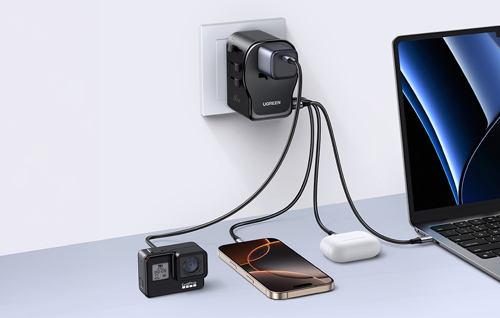Ugreen S550 univerzális utazási adapter / hálózati töltő, 65W, 2x USB-C, 1x USB-A 4