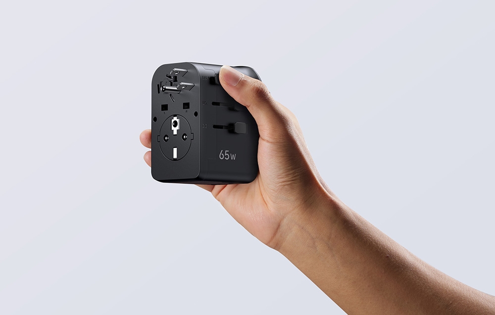 Ugreen S550 univerzális utazási adapter / hálózati töltő, 65W, 2x USB-C, 1x USB-A 5