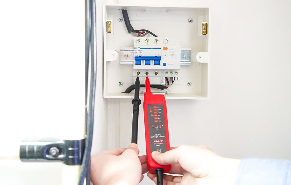 AC/DC voltage tester UNI-T UT22B-EU 3