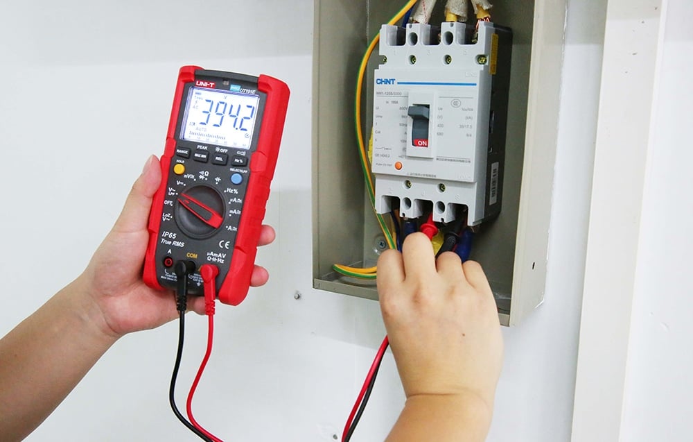 UNI-T UT191E professzionális digitális multiméter 1